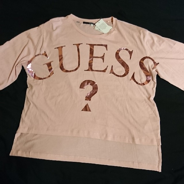 GUESS(ゲス)のGUESSピンク(Ｌ) レディースのトップス(Tシャツ(半袖/袖なし))の商品写真
