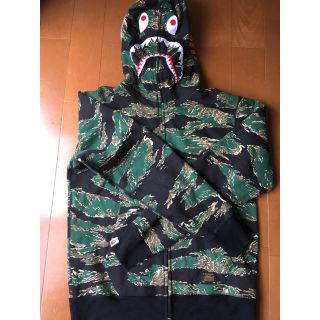 アベイシングエイプ(A BATHING APE)のbape シャークパーカー(パーカー)