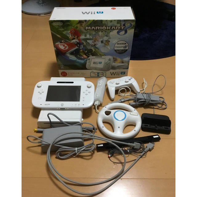 Wii U(ウィーユー)のWii u マリオカート8セット エンタメ/ホビーのゲームソフト/ゲーム機本体(家庭用ゲーム機本体)の商品写真