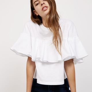 ベルシュカ(Bershka)のBershka ラッフル フリルトップ zara stradivarius (Tシャツ(半袖/袖なし))