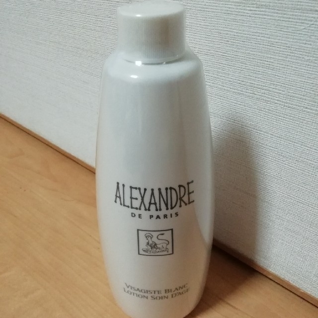 Alexandre de Paris(アレクサンドルドゥパリ)の70%OFF相当!　アレクサンドル　ヴィザジスト ブラン ローション　化粧水

 コスメ/美容のスキンケア/基礎化粧品(化粧水/ローション)の商品写真