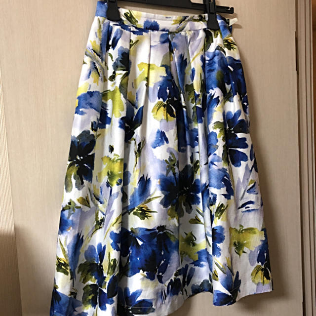 ROPE’(ロペ)の［ロペ］花柄スカート レディースのスカート(ひざ丈スカート)の商品写真