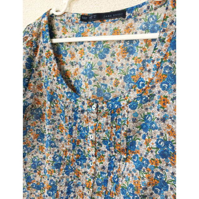 ZARA(ザラ)のZARA 花柄トップス レディースのトップス(シャツ/ブラウス(半袖/袖なし))の商品写真