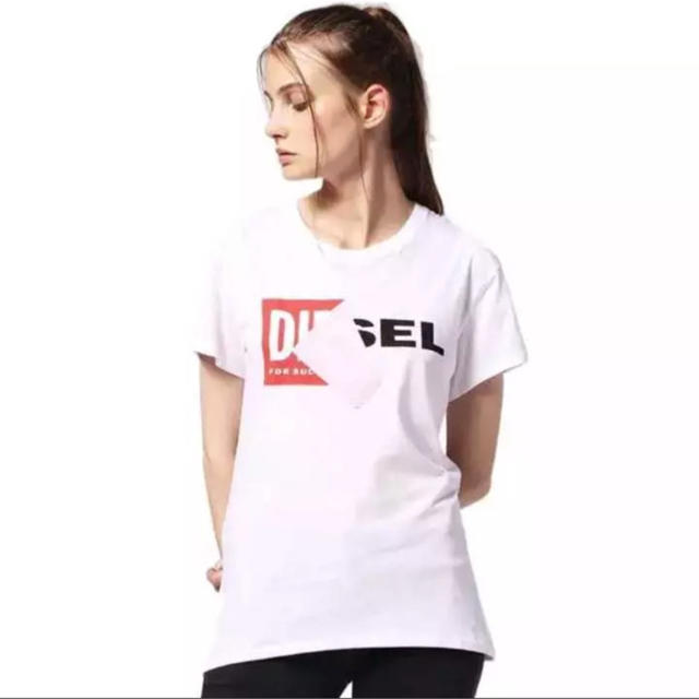 DIESEL(ディーゼル)のDIESEL 新品未使用 ボックスロゴ Ｌ ホワイト レディースのトップス(Tシャツ(半袖/袖なし))の商品写真