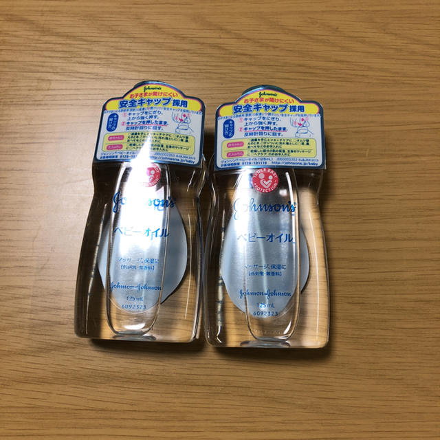 Johnson's(ジョンソン)の_ma_arsさん専用 キッズ/ベビー/マタニティの洗浄/衛生用品(ベビーローション)の商品写真