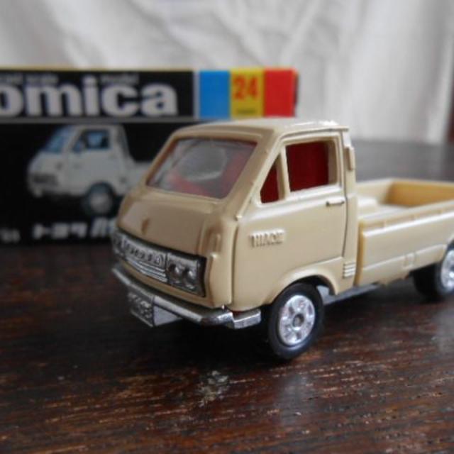 ミニカーTOMY トミカ Tomica トヨタ ハイエース No.24