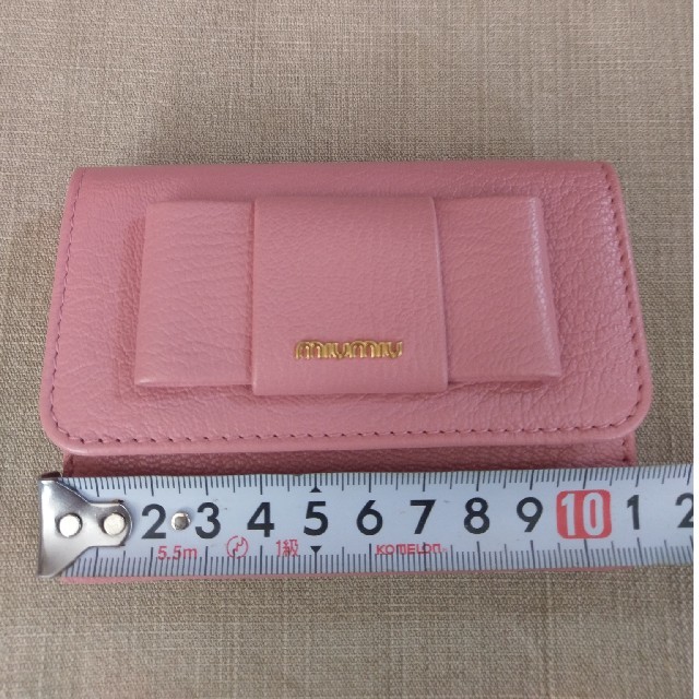ミュウミュウ ミニ リボン 財布 難あり ミュウミュウ ミニ リボン 財布 難あり