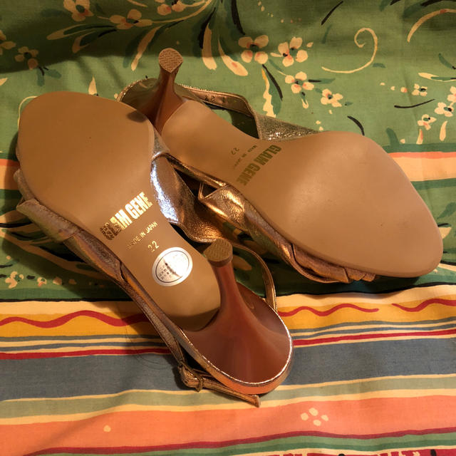 GLAM GENE ピンクゴールドのオープントゥ ドレープサンダル 新品 レディースの靴/シューズ(サンダル)の商品写真