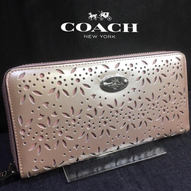 COACH(コーチ)の限定セール❣️新品コーチ長財布F53331 真珠のように美しいシェルピンクレザー レディースのファッション小物(財布)の商品写真