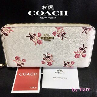 新作　新品　COACH　長財布