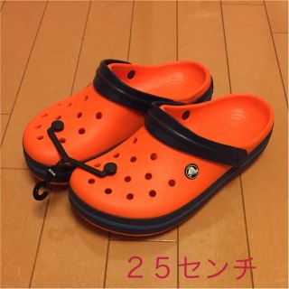 クロックス(crocs)のクロックス オレンジ ２５センチ  新品(サンダル)