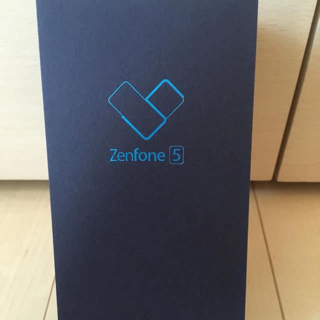 zenfone5 simフリー 未開封品スマホ/家電/カメラ