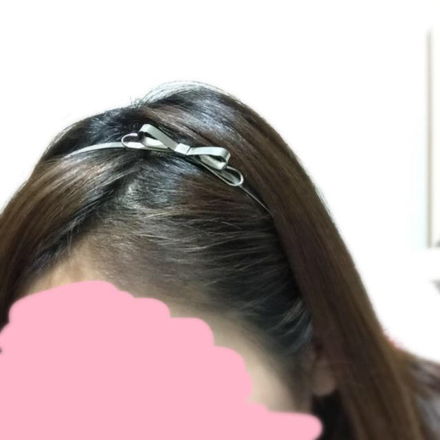 dazzlin(ダズリン)のシルバーリボンカチューシャ レディースのヘアアクセサリー(カチューシャ)の商品写真