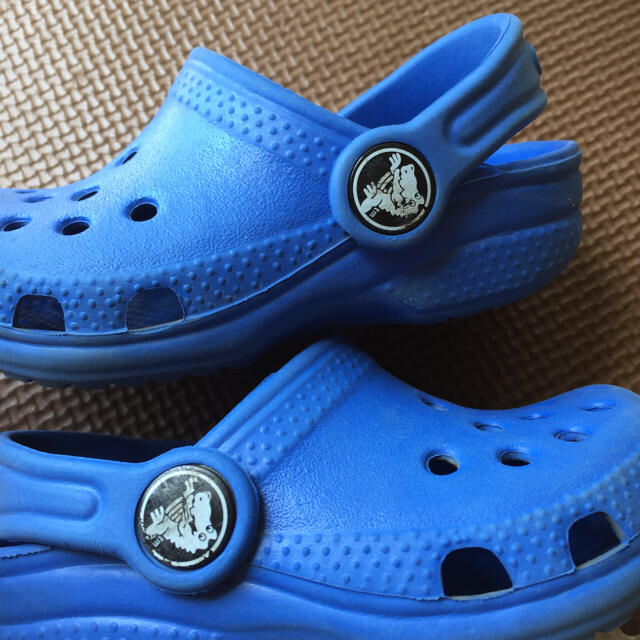 crocs(クロックス)のクロックス キッズ 13センチ キッズ/ベビー/マタニティのベビー靴/シューズ(~14cm)(サンダル)の商品写真