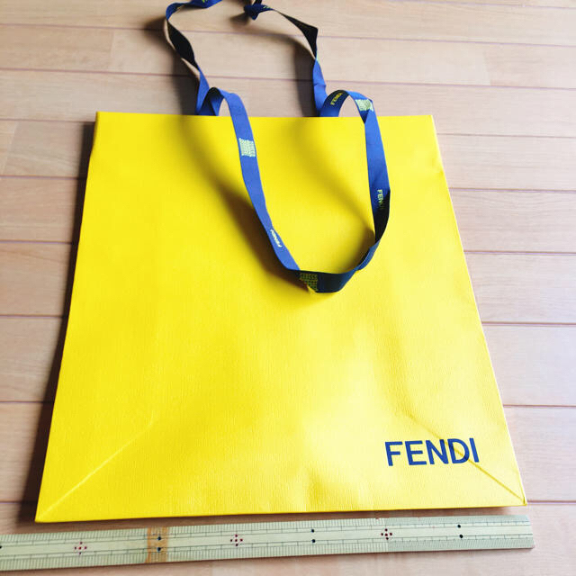 FENDI(フェンディ)のFENDI ショップバッグ 2枚セット リボン付き レディースのバッグ(ショップ袋)の商品写真
