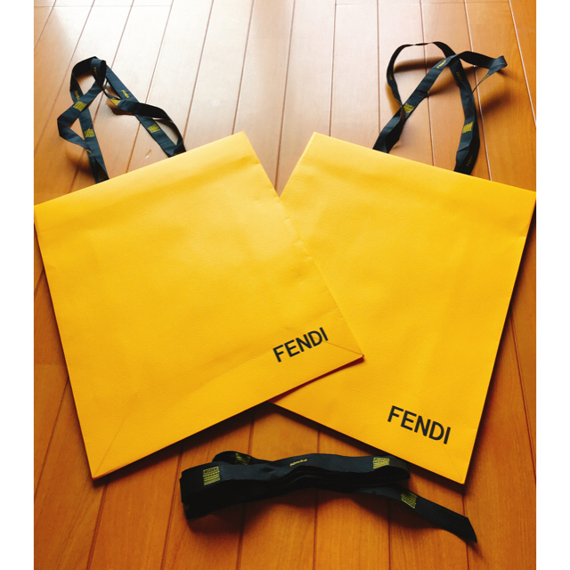 FENDI(フェンディ)のFENDI ショップバッグ 2枚セット リボン付き レディースのバッグ(ショップ袋)の商品写真