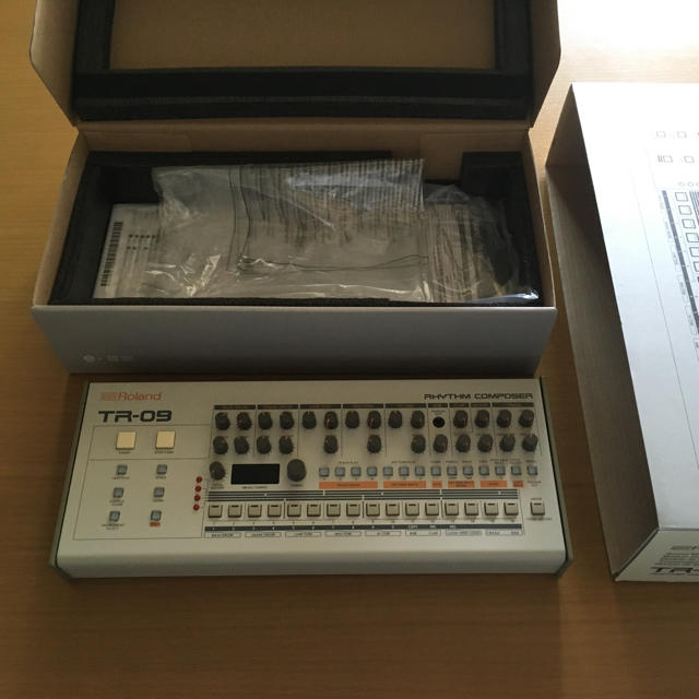 Roland(ローランド)のRoland TR-09 楽器のDTM/DAW(音源モジュール)の商品写真