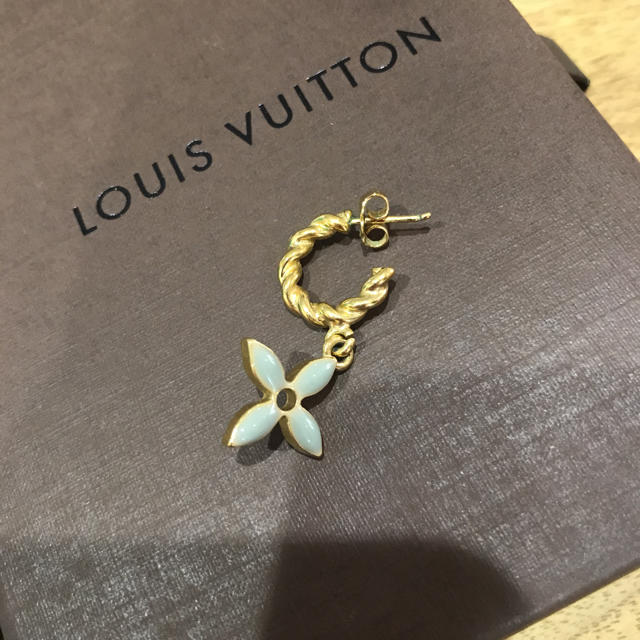 LOUIS VUITTON(ルイヴィトン)のルイヴィトン  ピアス  ３セット レディースのアクセサリー(ピアス)の商品写真