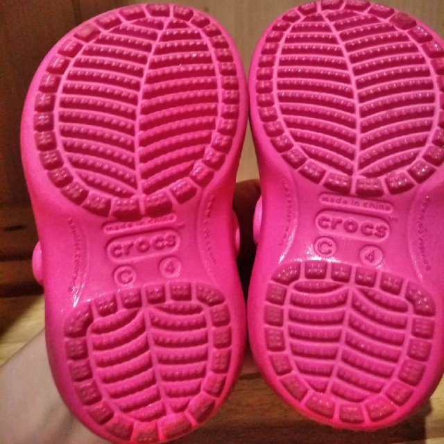 crocs(クロックス)のクロックス キッズ/ベビー/マタニティのベビー靴/シューズ(~14cm)(サンダル)の商品写真