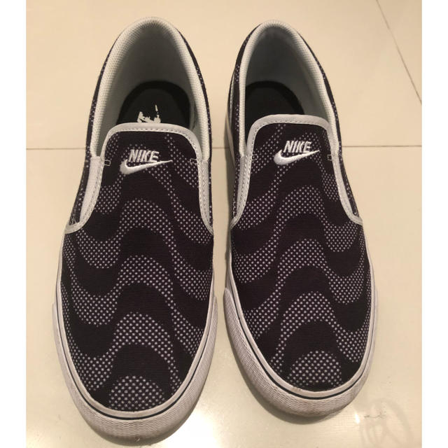 NIKE(ナイキ)の夢Yume様専用 NIKE TOKI SLIP TXTPRINT US8.5 メンズの靴/シューズ(スニーカー)の商品写真