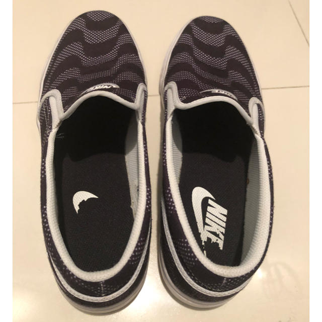 NIKE(ナイキ)の夢Yume様専用 NIKE TOKI SLIP TXTPRINT US8.5 メンズの靴/シューズ(スニーカー)の商品写真