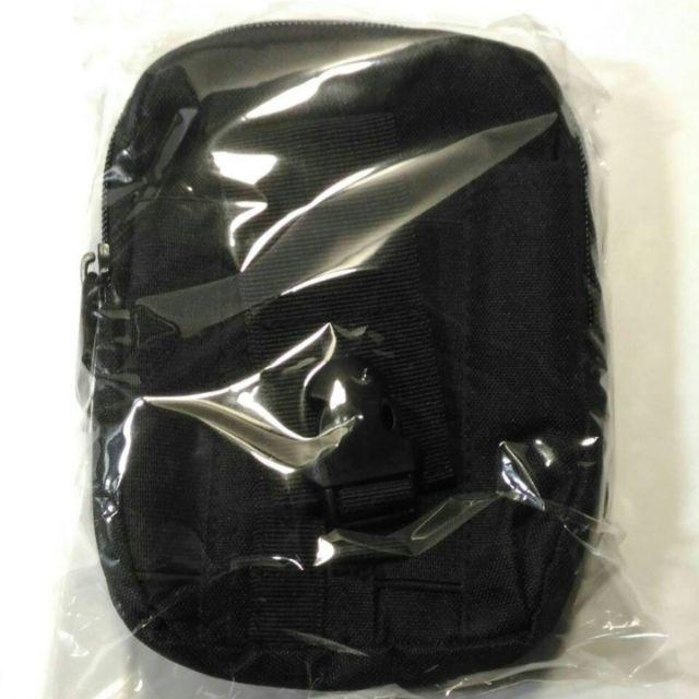 新品 ミリタリーポーチ ブラック 小物入れ 送料込み メンズのバッグ(ウエストポーチ)の商品写真
