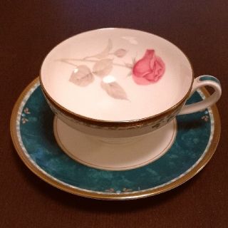 ナルミ(NARUMI)の☕️☘️ NARUMI  カレス カップ&ソーサー  1客(グラス/カップ)