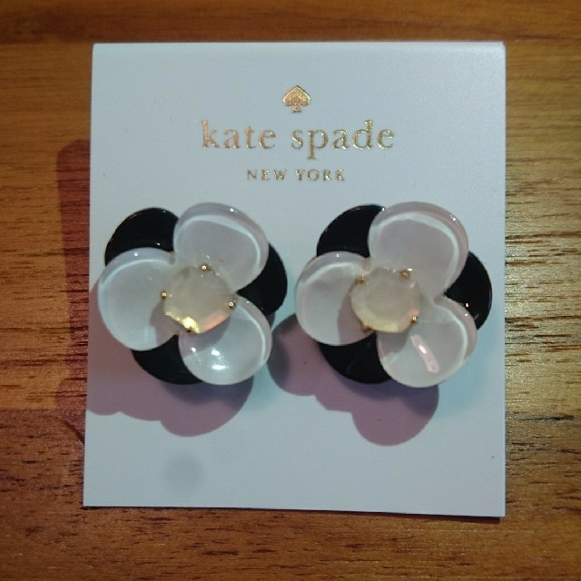 kate spade new york(ケイトスペードニューヨーク)のkate spade パンジーピアス レディースのアクセサリー(ピアス)の商品写真