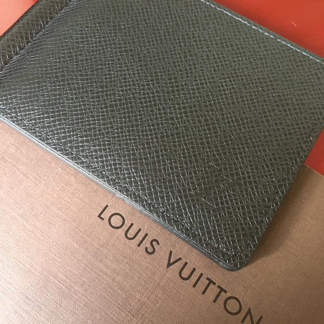 LOUIS VUITTON(ルイヴィトン)の【6/28まで まーさー様専用】ルイヴィトン マネークリップ メンズのファッション小物(マネークリップ)の商品写真