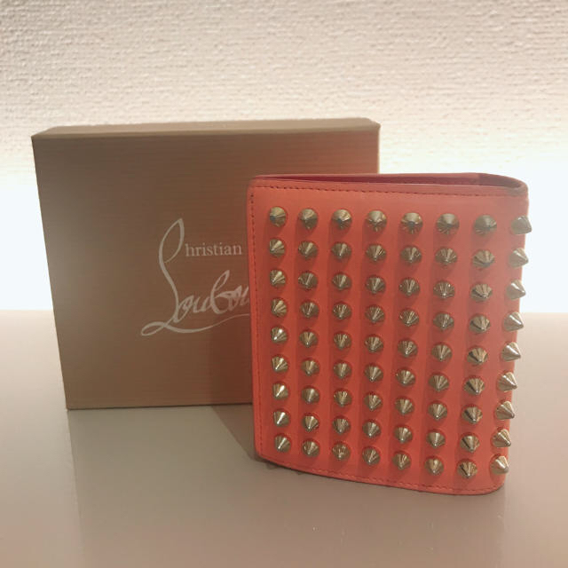 Christian Louboutin(クリスチャンルブタン)のルブタン 折りたたみ財布 レディースのファッション小物(財布)の商品写真