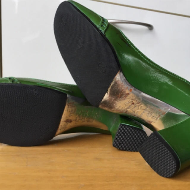 SIGERSON MORRISON(シガーソンモリソン)のsigerson morrison エナメルパンプス レディースの靴/シューズ(ハイヒール/パンプス)の商品写真