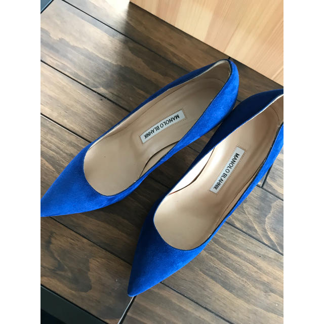 MANOLO BLAHNIK(マノロブラニク)のMANOLO BLAHNIKパンプス レディースの靴/シューズ(ハイヒール/パンプス)の商品写真