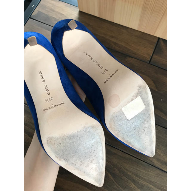 MANOLO BLAHNIK(マノロブラニク)のMANOLO BLAHNIKパンプス レディースの靴/シューズ(ハイヒール/パンプス)の商品写真