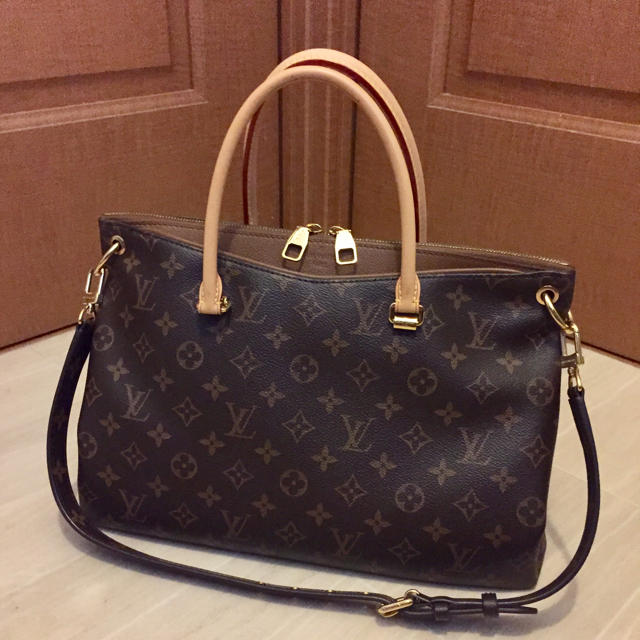 LOUIS VUITTON(ルイヴィトン)のルイヴィトン  バッグ  パラス レディースのバッグ(ショルダーバッグ)の商品写真