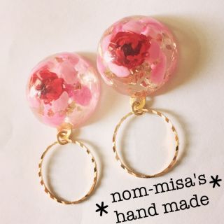 お花のカボションピアス*(ピアス)