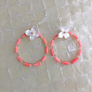 リゾートピアス ✳︎ フープ珊瑚 シェルフラワー(ピアス)