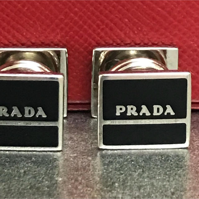 PRADA(プラダ)のプラダ カフス カフスボタン スクエア ブラック メンズのファッション小物(カフリンクス)の商品写真