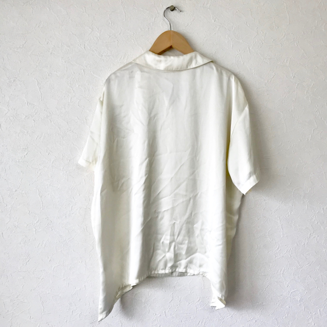 powder　サテン地シャツ レディースのトップス(Tシャツ(半袖/袖なし))の商品写真