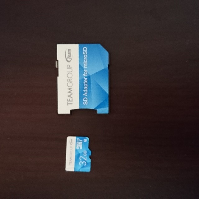 マイクロSDカード 32GB  SDカードアダプター スマホ/家電/カメラのPC/タブレット(PC周辺機器)の商品写真