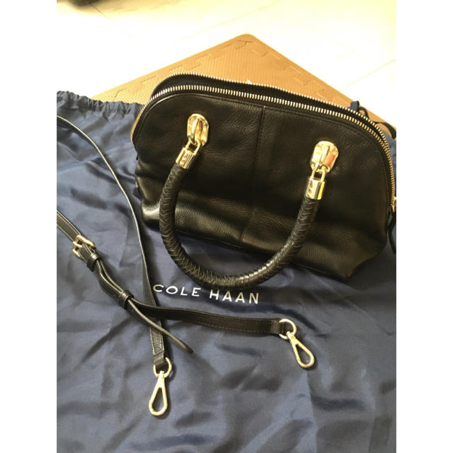 Cole Haan(コールハーン)のコールハーンの黒の本革ショルダーバック☆ レディースのバッグ(ショルダーバッグ)の商品写真