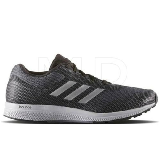 adidas(アディダス)の火曜日まで限定!新品アディダスManaBOUNCE2高級軽量スニーカー黒再販なし レディースの靴/シューズ(スニーカー)の商品写真