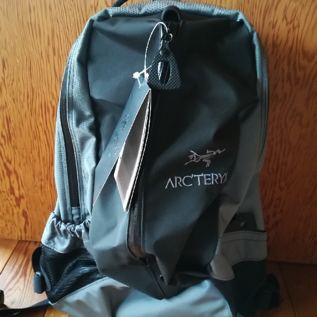 ARC'TERYX - やまぎ様専用 アークテリクス アロー16 BEAMS別注 タグ