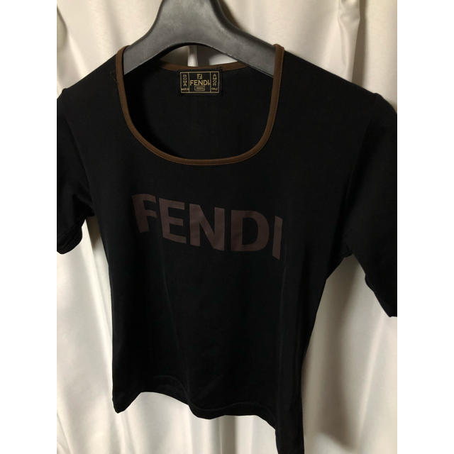 FENDI(フェンディ)のFENDI Tシャツ ビッグロゴ 半袖 レディースのトップス(Tシャツ(半袖/袖なし))の商品写真