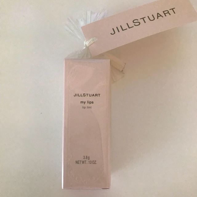 JILLSTUART(ジルスチュアート)の★みな様専用★限定品 JILLSTUART マイリップス&ドット柄 半袖カーデ コスメ/美容のスキンケア/基礎化粧品(リップケア/リップクリーム)の商品写真