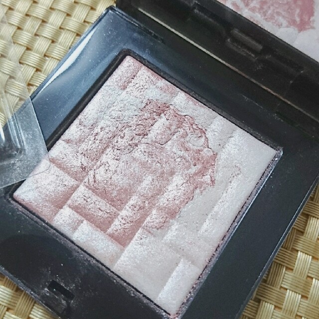 BOBBI BROWN(ボビイブラウン)のボビイブラウン ハイライト ピンクグロウ コスメ/美容のベースメイク/化粧品(フェイスカラー)の商品写真