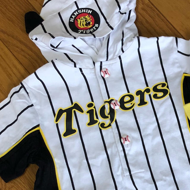 阪神タイガース(ハンシンタイガース)の阪神タイガース   ロンパース  80 キッズ/ベビー/マタニティのベビー服(~85cm)(ロンパース)の商品写真