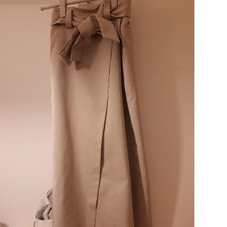 ザラ(ZARA)のベージュ　ラップスカート　ZARA(ひざ丈スカート)