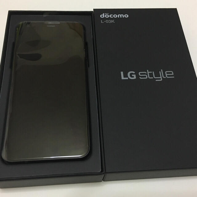 新品未使用SIMロック解除★docomo LGstyle L-03K BLACKスマートフォン本体