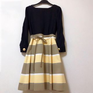 BURBERRY BLUE LABEL(ひざ丈ワンピース ・ イエロー/黄色系)の BURBERRY BLUE LABEL(ひざ丈ワンピース ・ イエロー/黄色系)の