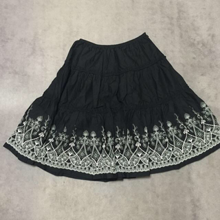 ロイスクレヨン(Lois CRAYON)のロイスクレヨン 刺繍スカート(ひざ丈ワンピース)